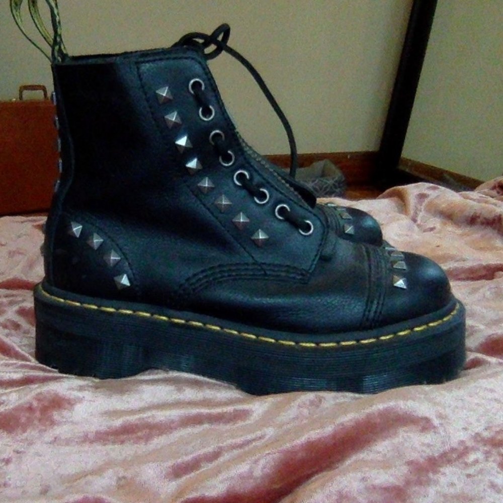 Doc Martens Sinclair boots